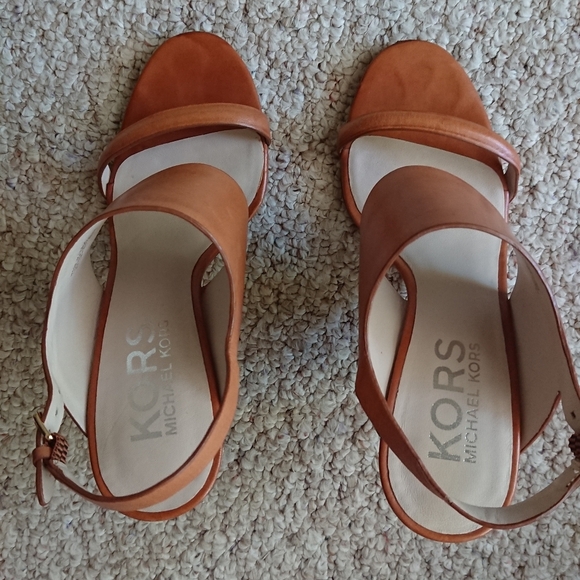 Kors Michael Kors soft tan leather Slingback open Toe Pump Size 8.5 - Picture 13 of 15